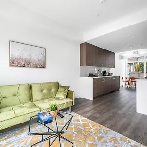 New 3bd Townhouse Near Qe Park , Vancouver Canada