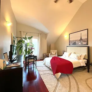 Stunning In Townhouse Across The , Toronto Canada