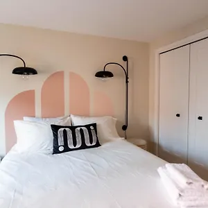 Maison Place Royale By Luxury In Transit **** 蒙特利尔